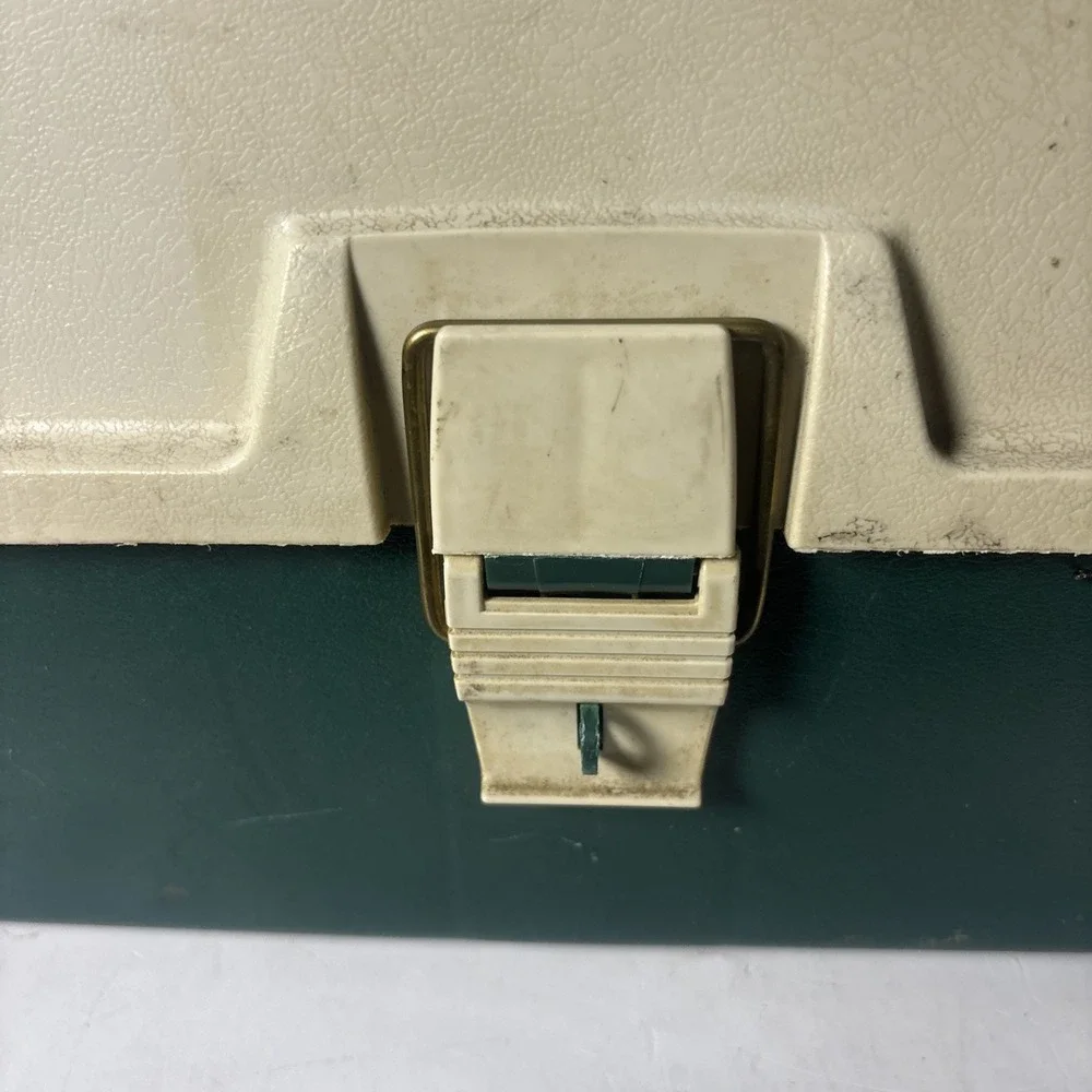 PLANO 3 TRAY FISHING TACKLE BOX - Picture 4 of 8